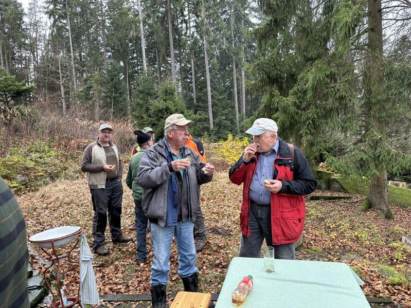 Planzaktion Jubiläumswald Niederkirchen Forstzweckverband Mittelhaardt